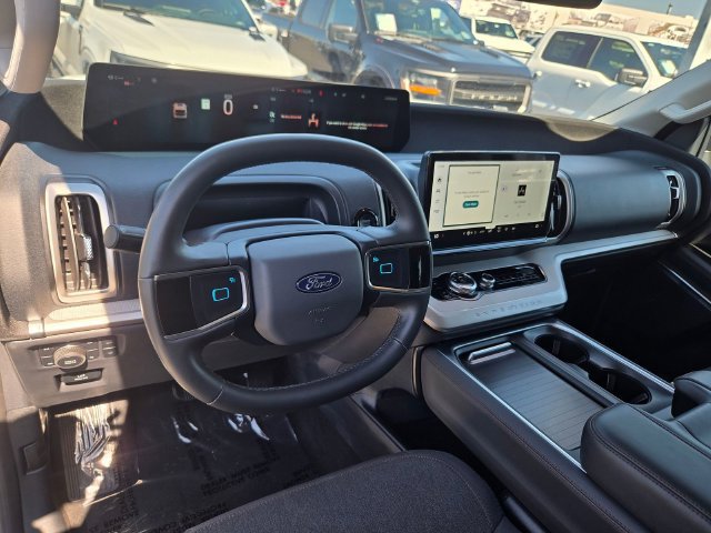 Used 2025 Ford Expedition Active AWD/4WD image 6