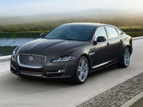 Used 2017 Jaguar XJ L Portfolio image 1
