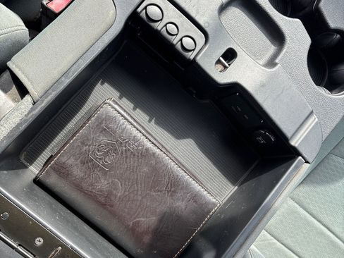 Used 2017 RAM 1500 Classic SLT image 24