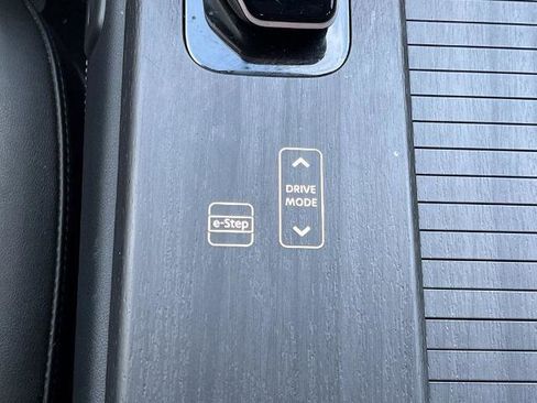 Certified 2023 Nissan Ariya AWD image 8