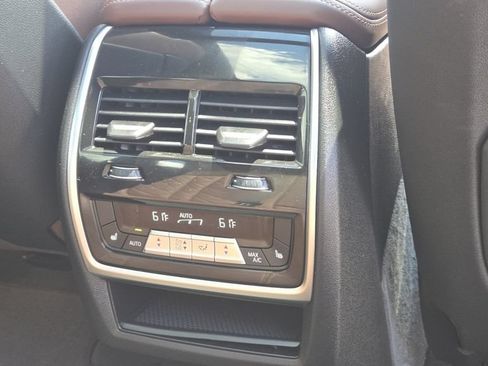 Used 2025 BMW X5 M60i AWD/4WD image 38