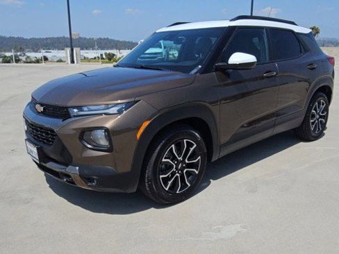Used 2021 Chevrolet TrailBlazer ACTIV w/ Sun and Liftgate Package FWD image 4