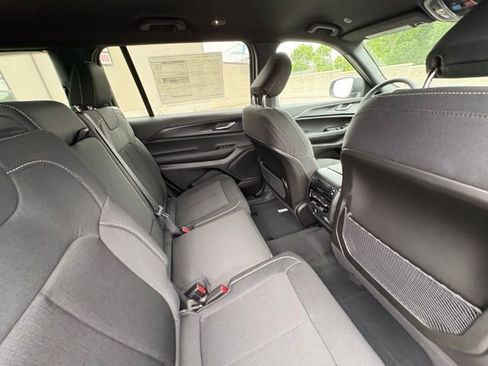 New 2025 Jeep Grand Cherokee L Laredo w/ Luxury Tech Group I image 31