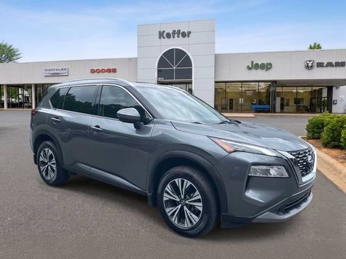 Used 2021 Nissan Rogue SV w/ Premium Package FWD image 2