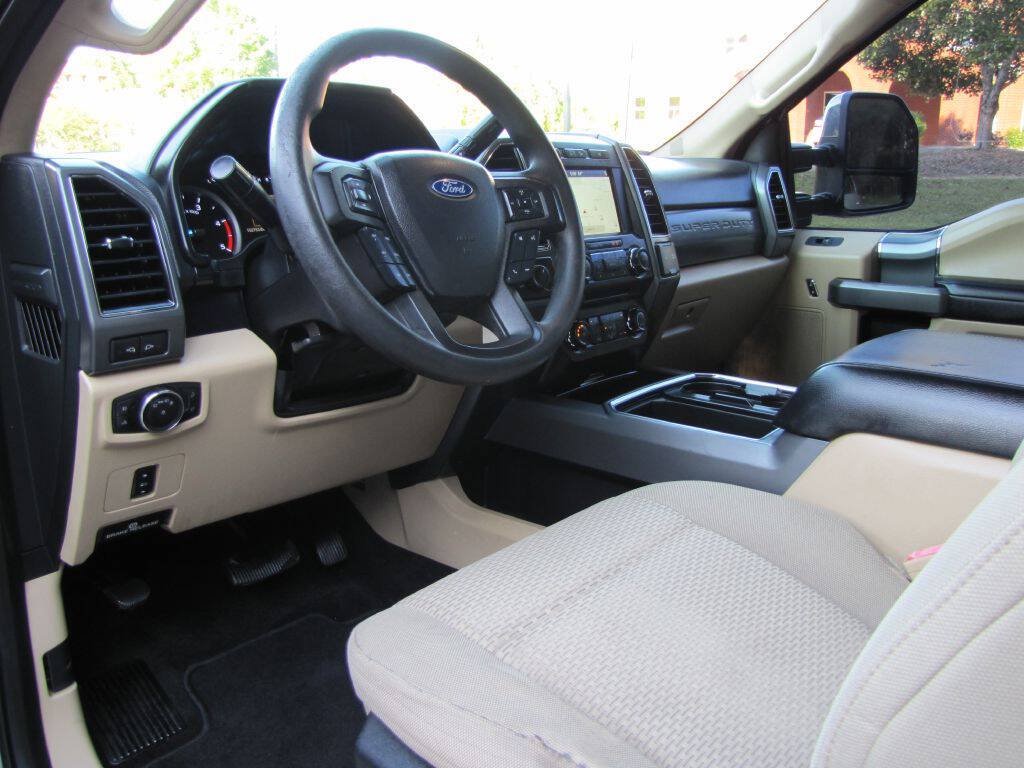 Used 2018 Ford F250 XLT w/ XLT Premium Package AWD/4WD image 13