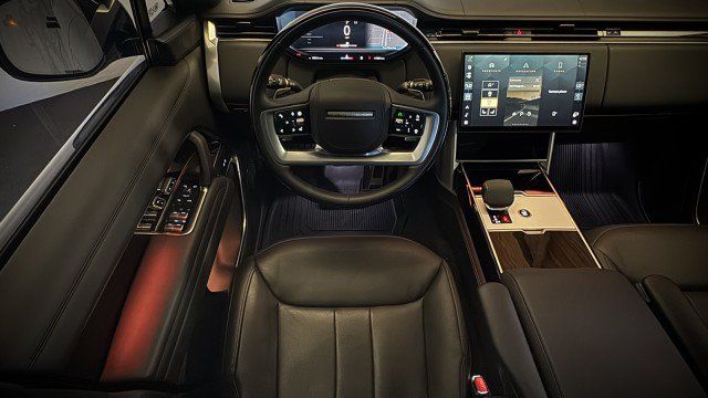 Used 2024 Land Rover Range Rover Autobiography AWD/4WD image 7
