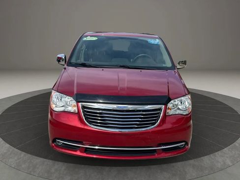 Used 2015 Chrysler Town & Country Touring-L w/ Driver Convenience Group FWD image 2