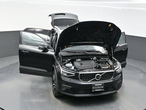 Used 2025 Volvo XC40 B5 Core AWD/4WD image 40