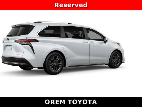 New 2026 Toyota Sienna Platinum AWD/4WD image 10