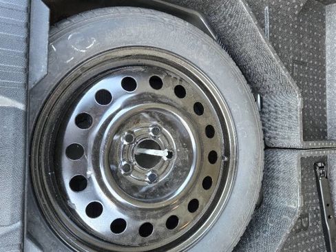 Used 2018 Ford Edge Titanium image 27