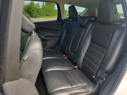 Used 2019 Ford Escape Titanium AWD/4WD image 16