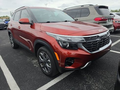 Certified 2024 Kia Seltos S AWD/4WD image 2