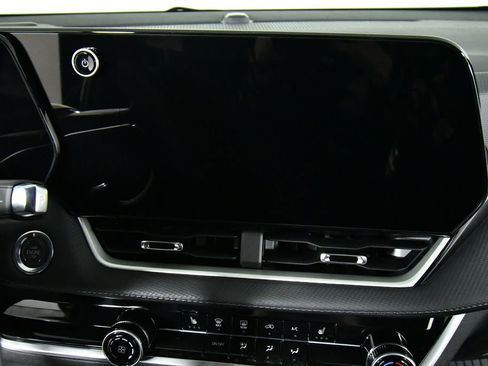 New 2026 Chevrolet Equinox LT w/ Safety and Technology Package AWD/4WD image 4