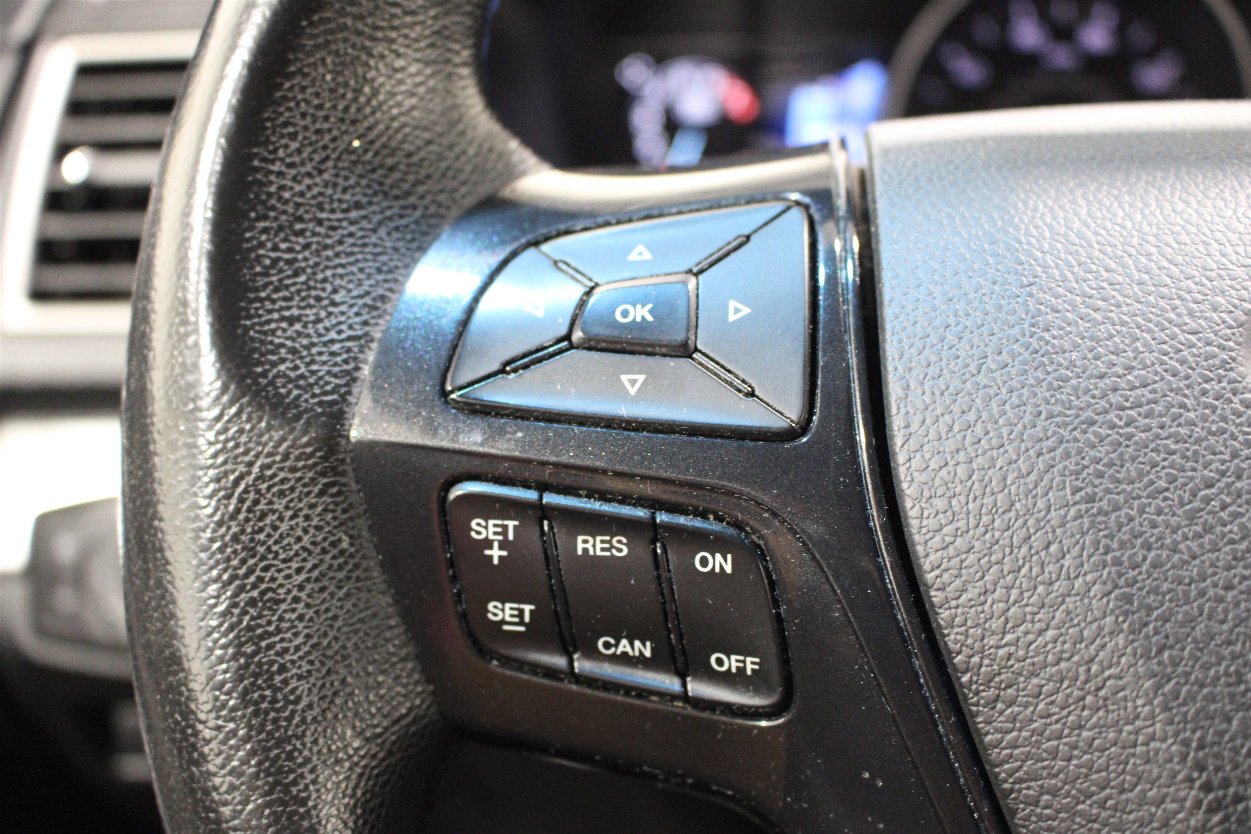 Used 2017 Ford Explorer XLT w/ Equipment Group 202A FWD image 12