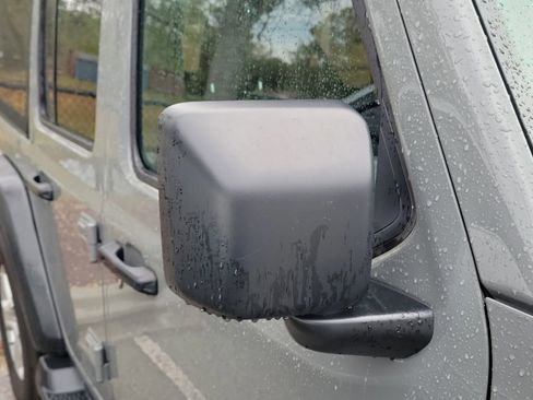 Used 2021 Jeep Wrangler Unlimited Sport image 12