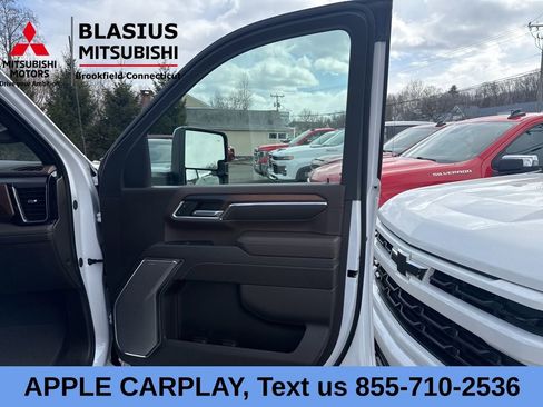Used 2024 GMC Sierra 2500 Denali w/ Denali Reserve Package AWD/4WD image 16