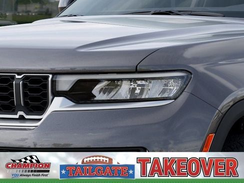 New 2026 Jeep Grand Cherokee Limited w/ Luxury Tech Group II AWD/4WD image 10