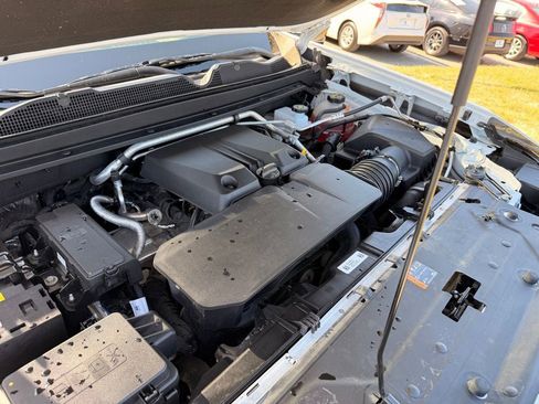 Used 2025 Chevrolet Colorado Trail Boss AWD/4WD image 30
