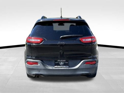 Used 2017 Jeep Cherokee Limited image 5