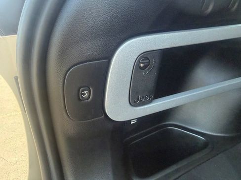 Used 2014 Jeep Cherokee Latitude w/ Comfort/Convenience Group AWD/4WD image 49