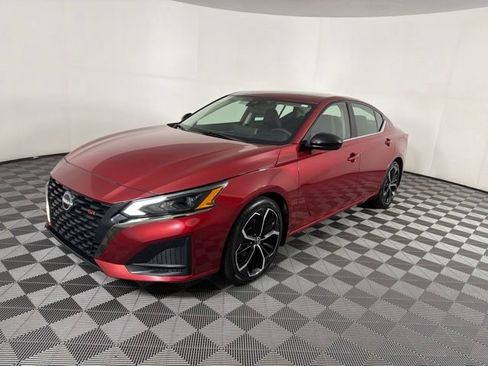 Used 2023 Nissan Altima 2.5 SR w/ SR Premium Package FWD image 18