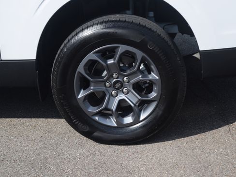 Used 2025 Ford Maverick XLT w/ Equipment Group 302A AWD/4WD image 25