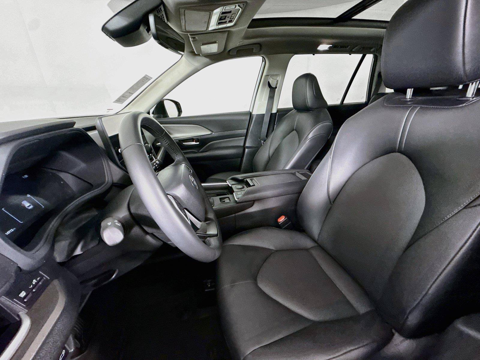 Certified 2026 Toyota Grand Highlander FWD image 3