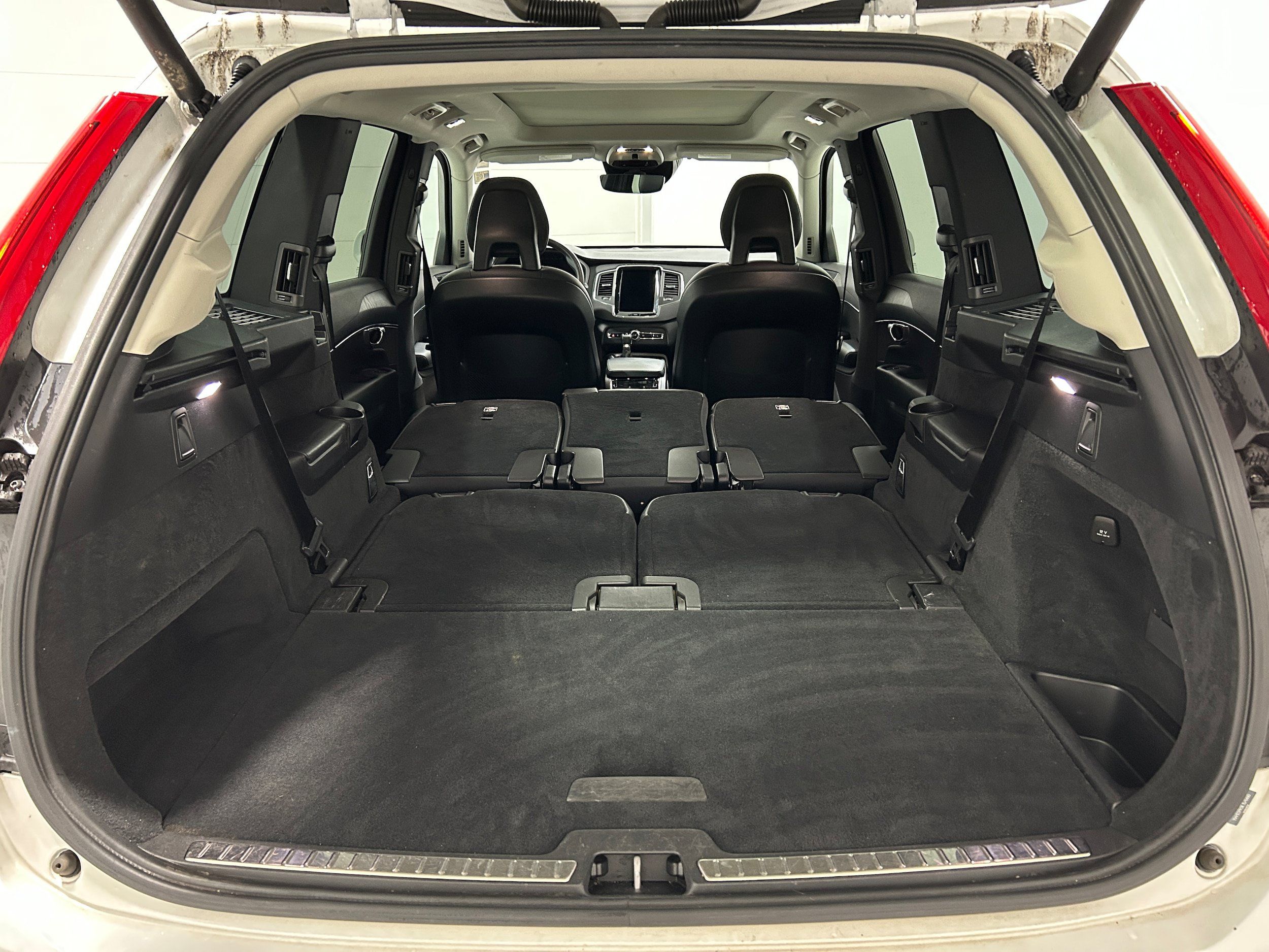 Used 2020 Volvo XC90 T5 Momentum AWD/4WD image 32