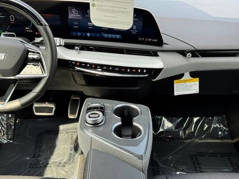 Certified 2025 Cadillac Optiq Sport 2 w/ LPO, Floor Liner Package AWD/4WD image 26