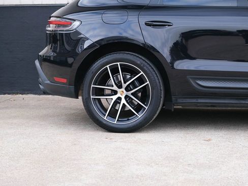 Used 2022 Porsche Macan w/ Premium Package Plus AWD/4WD image 12
