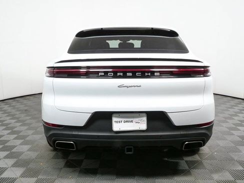 Certified 2024 Porsche Cayenne Coupe AWD/4WD image 31