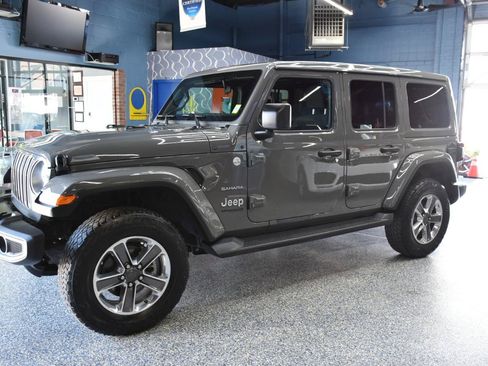 Used 2021 Jeep Wrangler Unlimited Sahara w/ LED Lighting Group AWD/4WD image 10