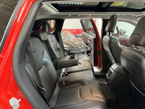 Used 2021 Jeep Cherokee Latitude Lux w/ Sun & Sound Group AWD/4WD image 20