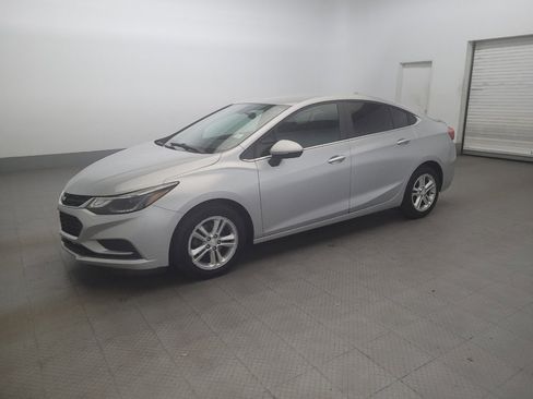 Used 2018 Chevrolet Cruze LT w/ LT Fleet Convenience Package image 2
