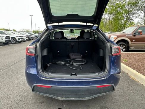 Used 2022 Tesla Model Y Long Range image 15