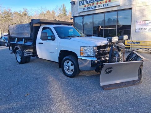 Used 2009 Chevrolet Silverado 3500 W/T w/ Snow Plow Prep Package image 2