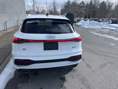 Used 2025 Audi Q5 Premium w/ Convenience Package image 34