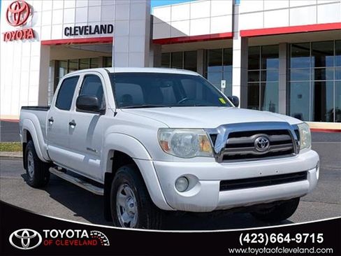 Used 2010 Toyota Tacoma PreRunner RWD image 1