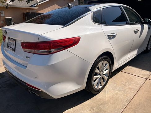 Used 2016 Kia Optima EX w/ Premium Package FWD image 8