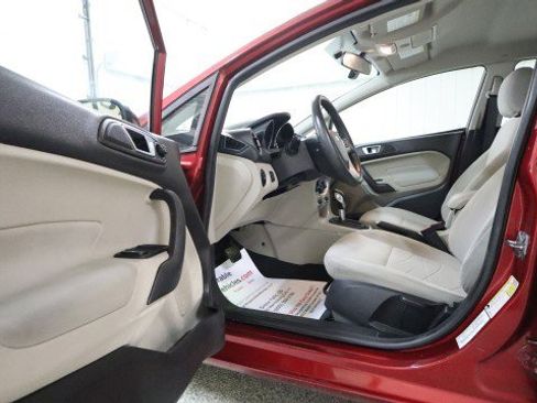 Used 2014 Ford Fiesta SE FWD image 9