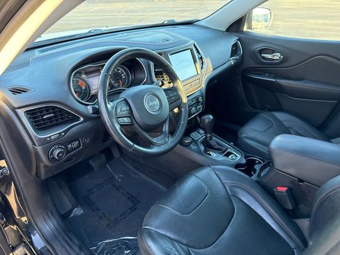 Used 2019 Jeep Cherokee Trailhawk image 14