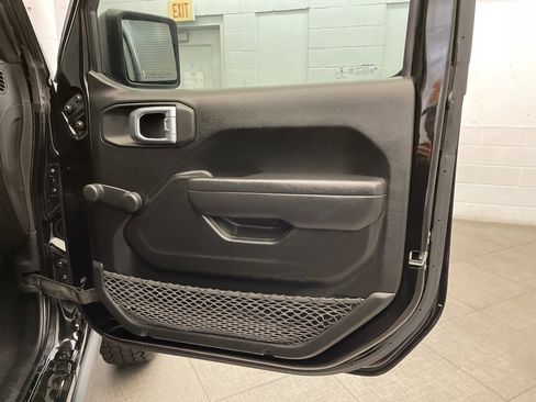 Certified 2022 Jeep Gladiator Sport w/ Trailer Tow Package image 24