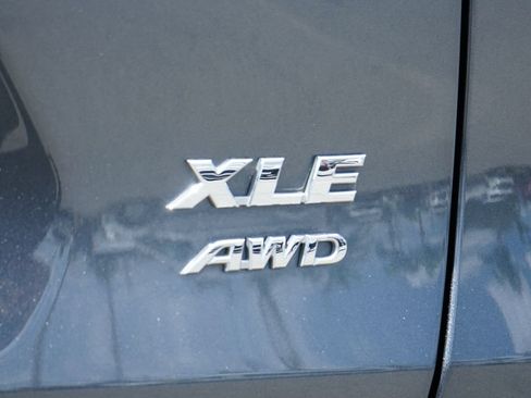 Used 2020 Toyota RAV4 XLE AWD/4WD image 44