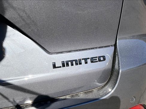 New 2025 Jeep Grand Cherokee Limited w/ Black Appearance Package image 16