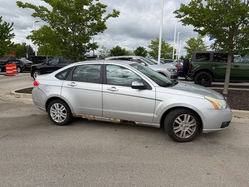 Used 2010 Ford Focus SEL FWD image 6
