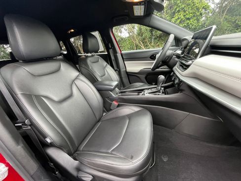 Used 2025 Jeep Compass Limited image 37