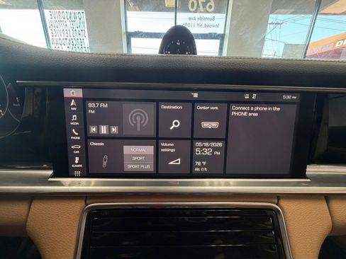 Used 2018 Porsche Panamera 4 AWD/4WD image 68