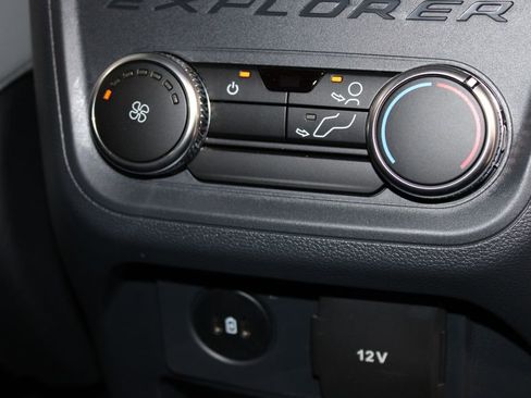 New 2026 Ford Explorer Active RWD image 31