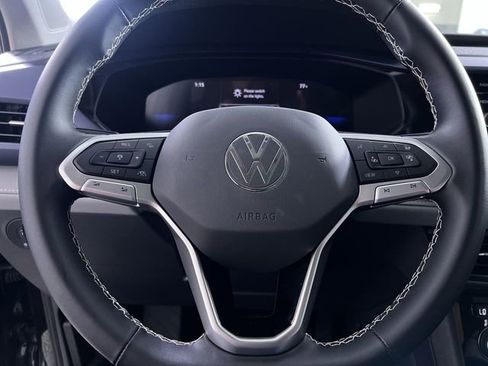 Used 2024 Volkswagen Taos SE image 14