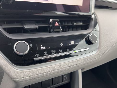 Used 2023 Toyota Corolla Cross L image 10